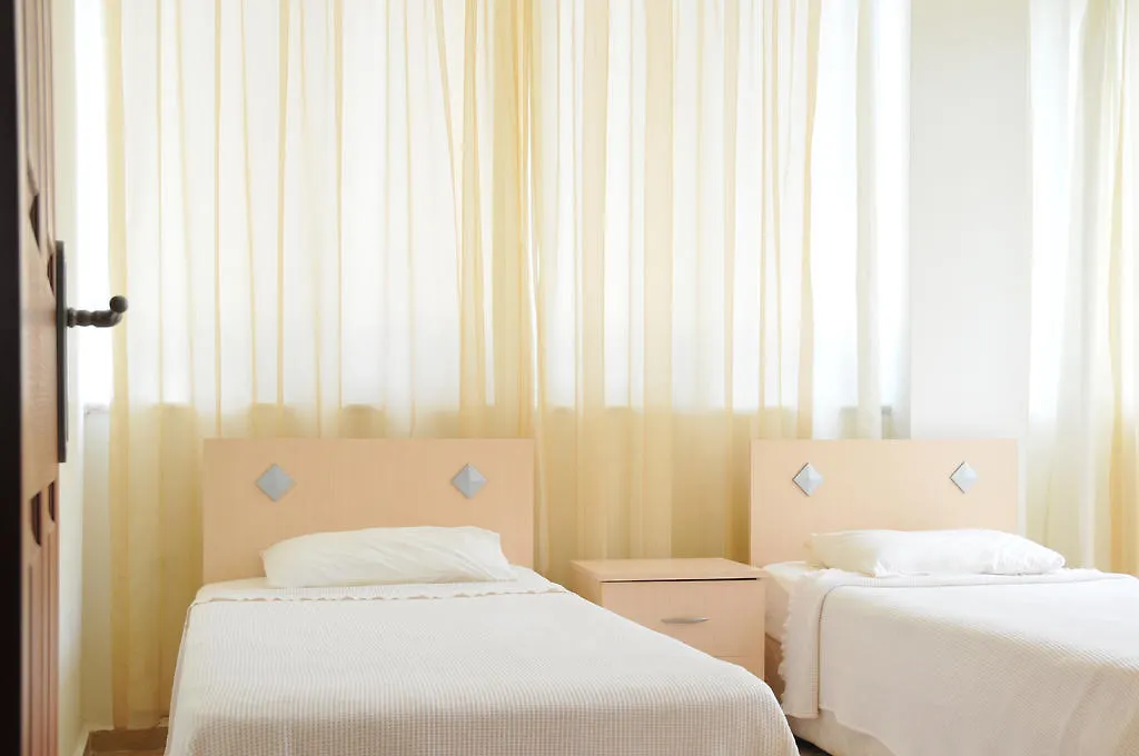 Hisar Garden Apartments 厄吕代尼兹