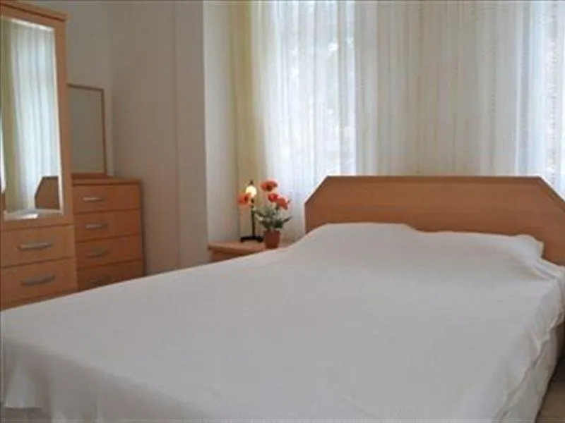 Hisar Garden Apartments 厄吕代尼兹