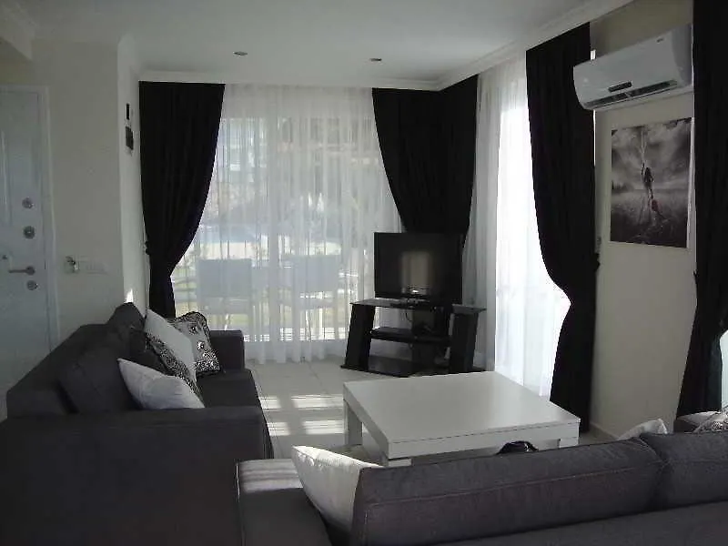 Hisar Garden Apartments 厄吕代尼兹